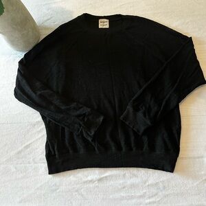 Monrow Classic Black Crewneck Sweater